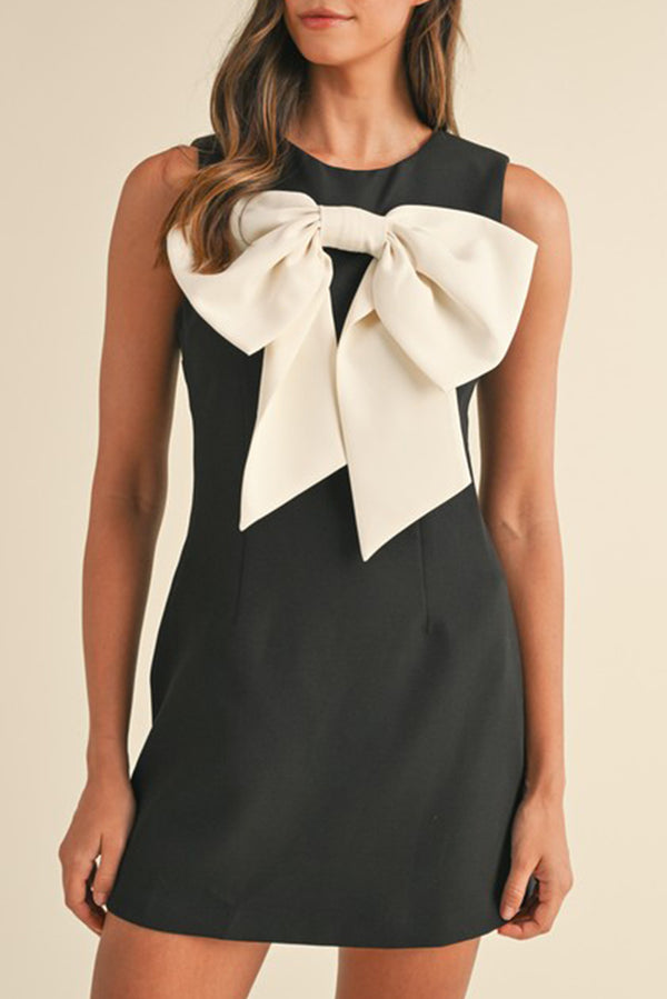 Contrast Bowknot Applique Crew Neck Sleeveless Mini Dress