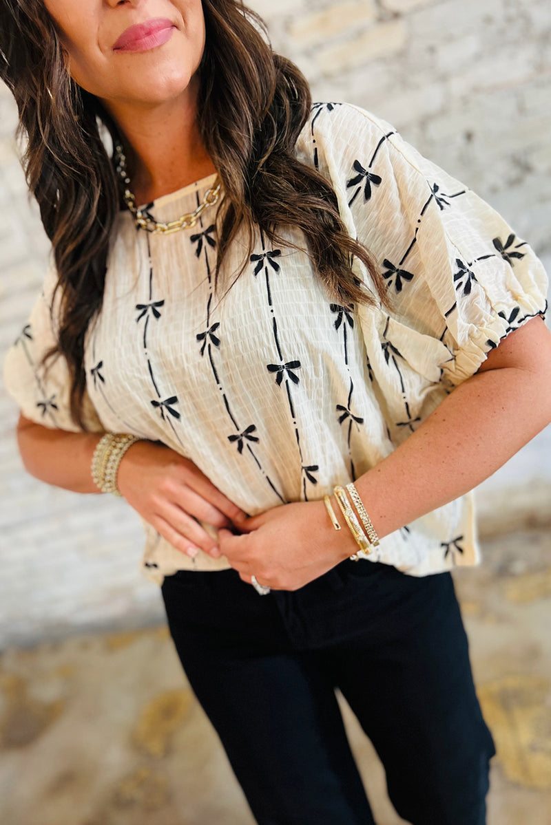 Flowy and Comfortable Bow Print Puff Short Sleeve Top