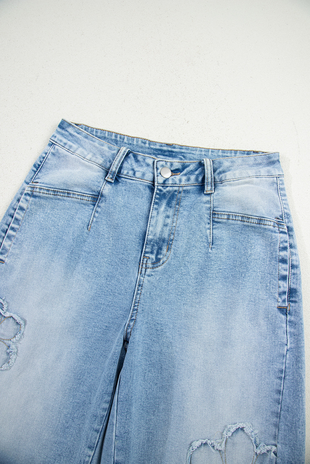 Flower Patched Light Wash Cropped High Waist Jeans