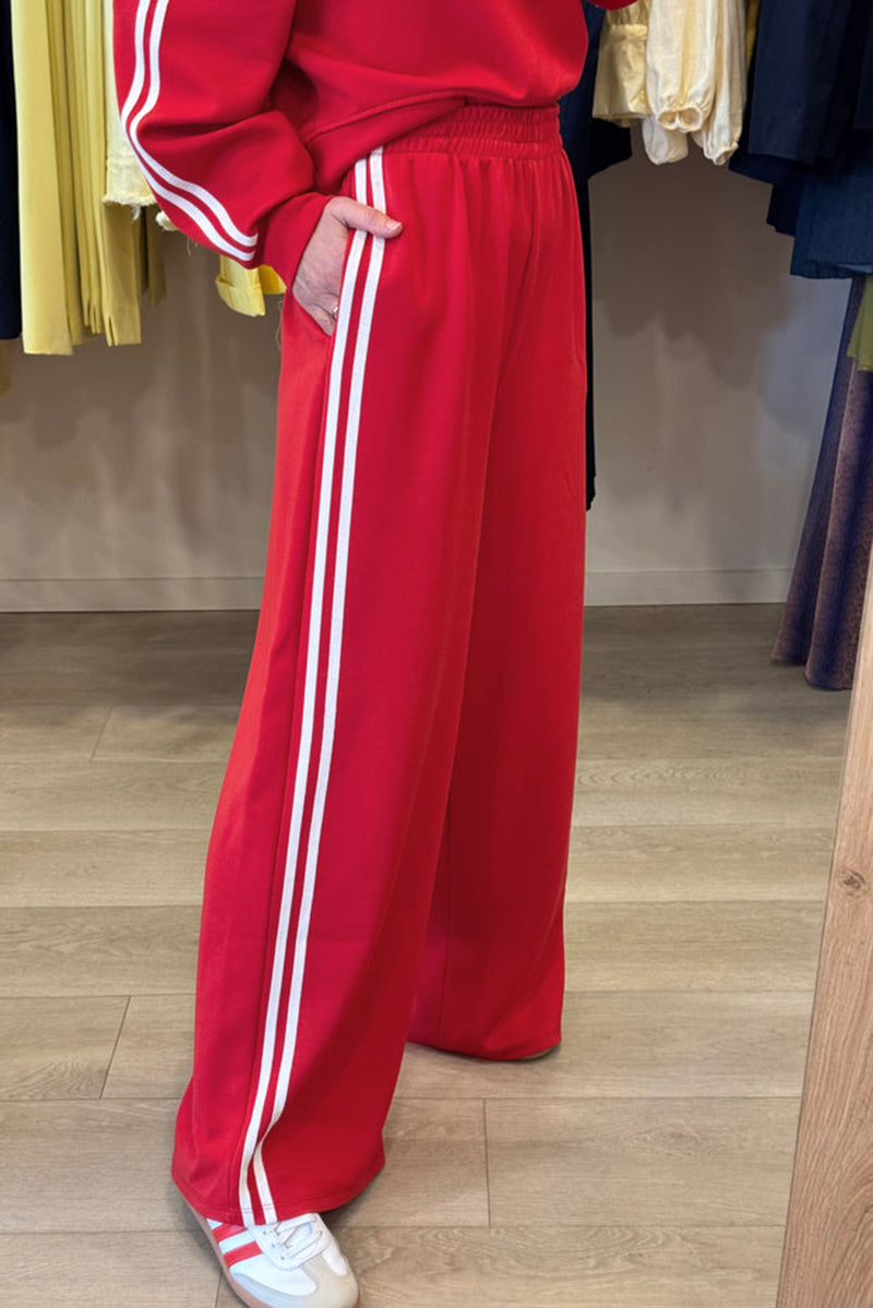 Red Varsity Striped Detail Crewneck Pullover Elastic Sweatpants 2pcs Outfit