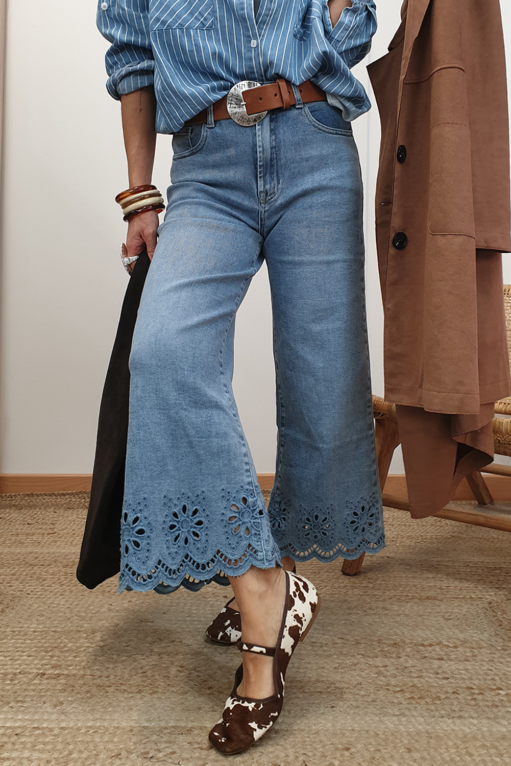 Embroidered Cropped Wide Leg High Waist Jeans