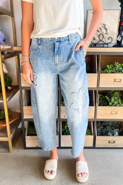 Flower Patched Light Wash Cropped High Waist Jeans