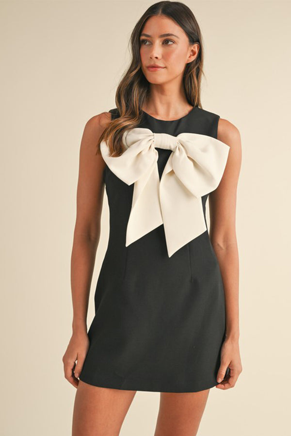 Contrast Bowknot Applique Crew Neck Sleeveless Mini Dress