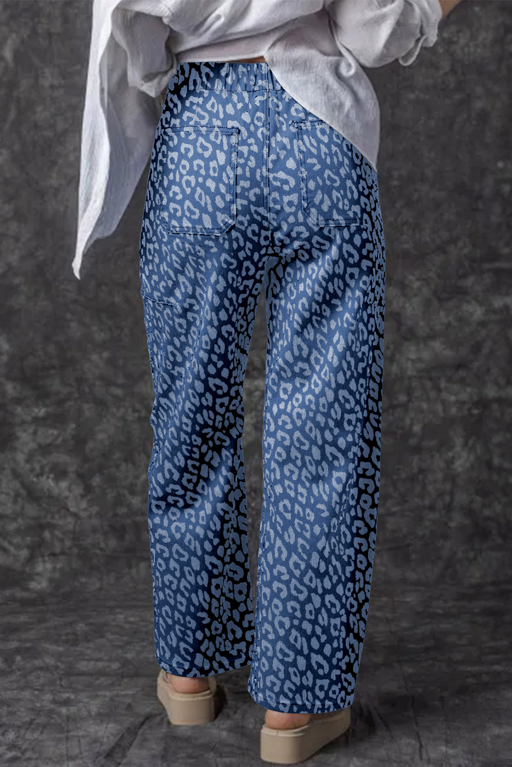 Leopard Printed Drawstring Waist Pocketed Wide Leg Jeans