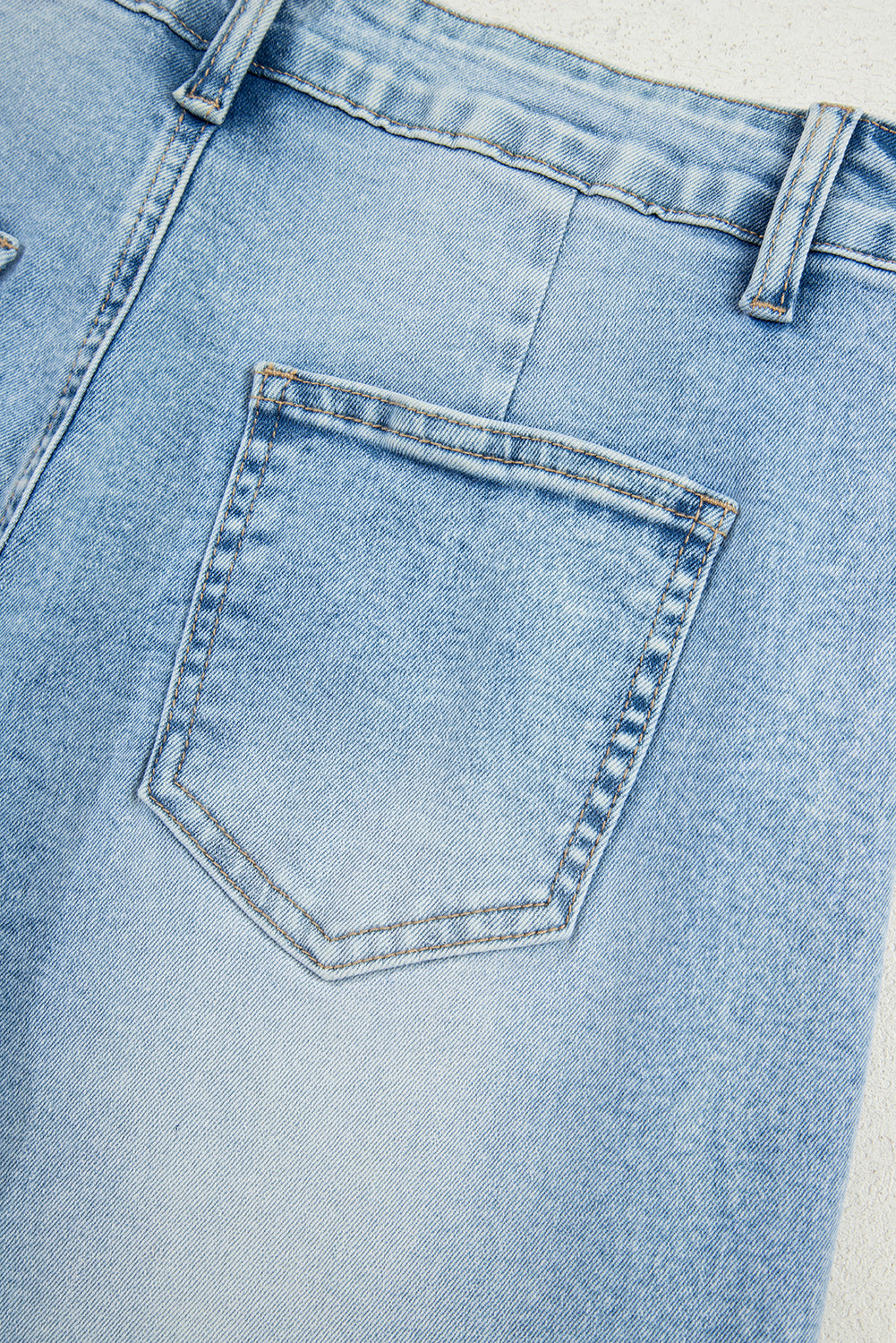 Flower Patched Light Wash Cropped High Waist Jeans