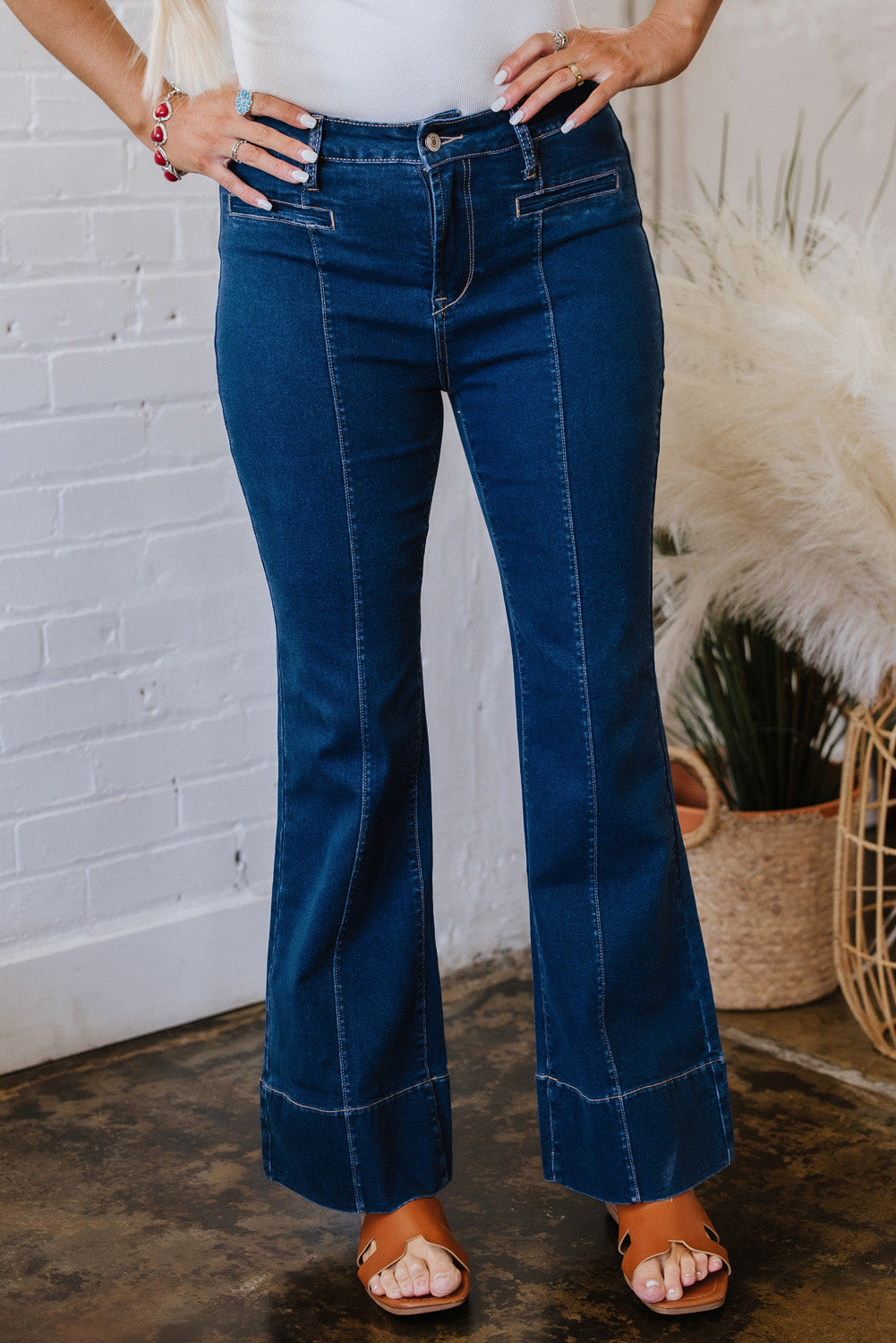 Center Seam Deep Wash Straight Jeans